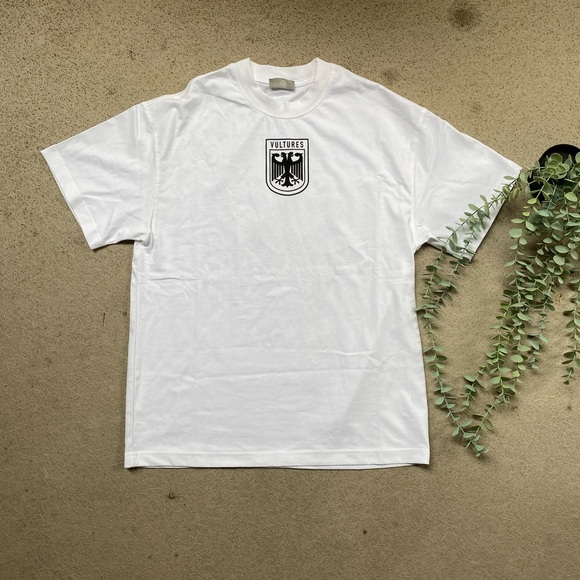 Vultures tee - Picture 1 of 4